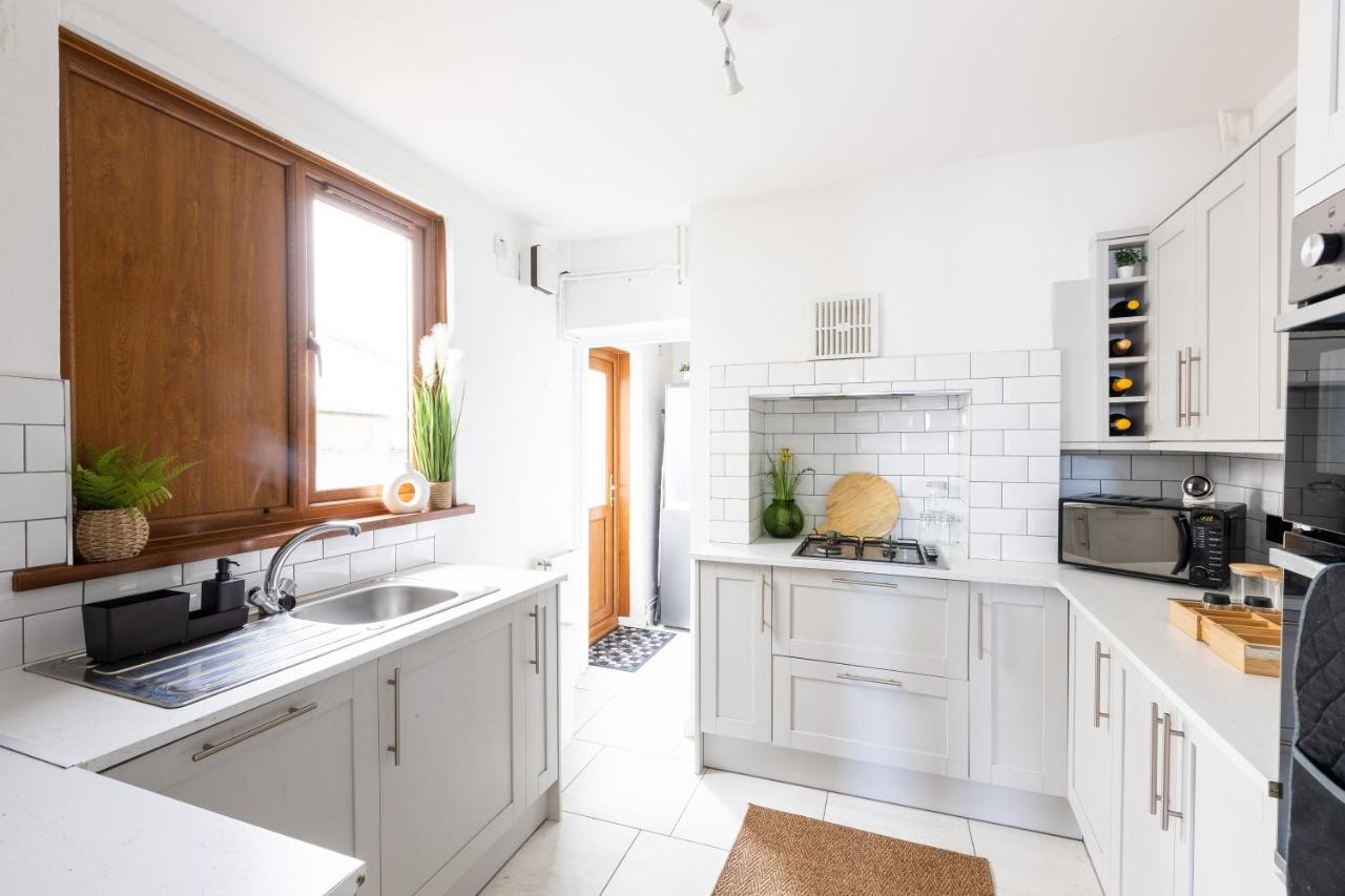 Levi Suite By Koya Homes - 3-Bedroom Home, Downtown Cardiff, Free Parking Buitenkant foto